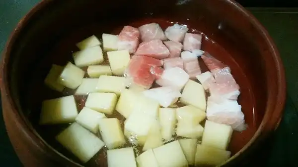 豚肉とポテトの煮込みの作り方３